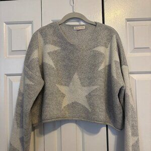 Grey and white star print cropped sweater